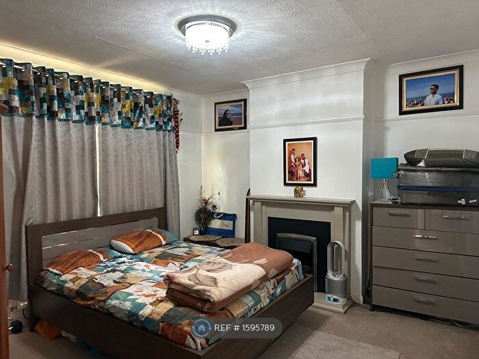 2 Bedroom Bungalow To Rent In Portland Gardens, Chadwell Heath, RM6