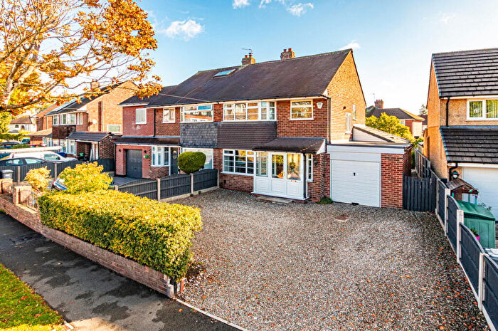 3 Bedroom Semi-Detached House For Sale In Woodsend Road, Flixton, Manchester, M41