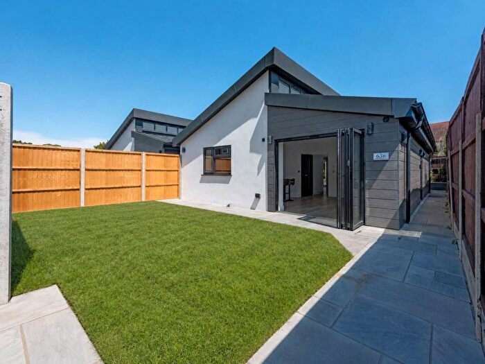 2 Bedroom Detached Bungalow For Sale In Monkleigh Road, Morden, SM4