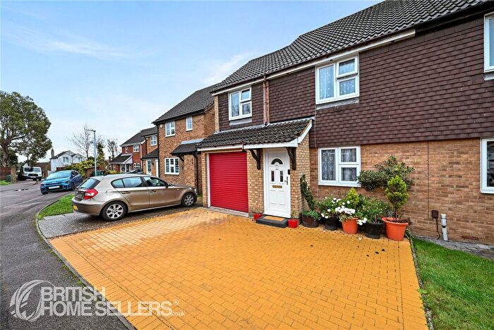 4 Bedroom Semi-Detached House For Sale In Campion Close, Watford, Hertfordshire, WD25