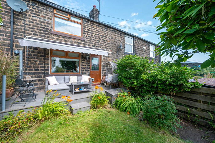 2 Bedroom Cottage For Sale In Bank Top, Bury, BL9