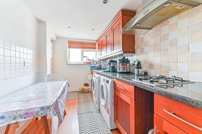 2 Bedroom Flat To Rent In Coombe Road, New Malden, KT3