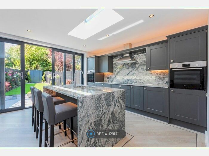 5 Bedroom Semi-Detached House To Rent In Elmside, Guildford GU2