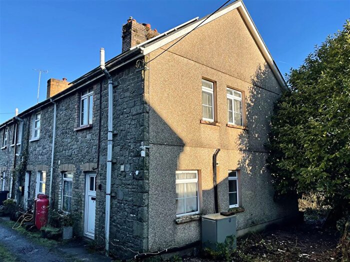 3 Bedroom End Of Terrace House For Sale In Pantllyn Terrace, Llandybie, Ammanford, SA18