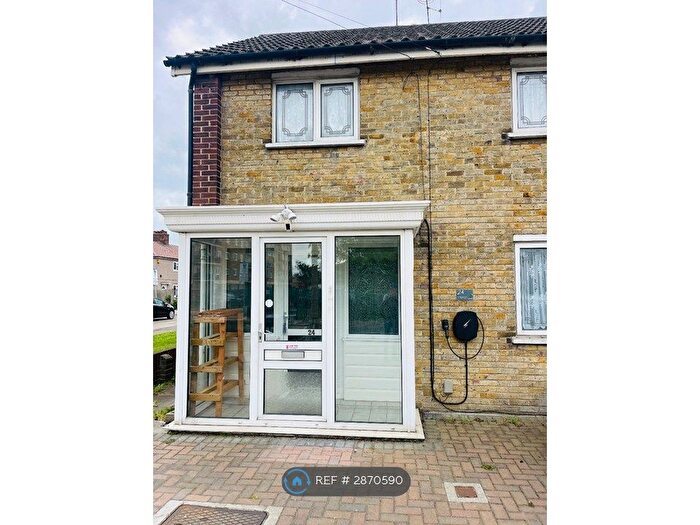 3 Bedroom End Terrace House To Rent In Sydney Road, Tilbury, RM18