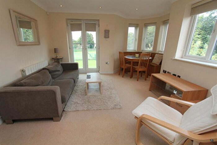2 Bedroom Flat To Rent In The Hall, Chapel Allerton, LS7