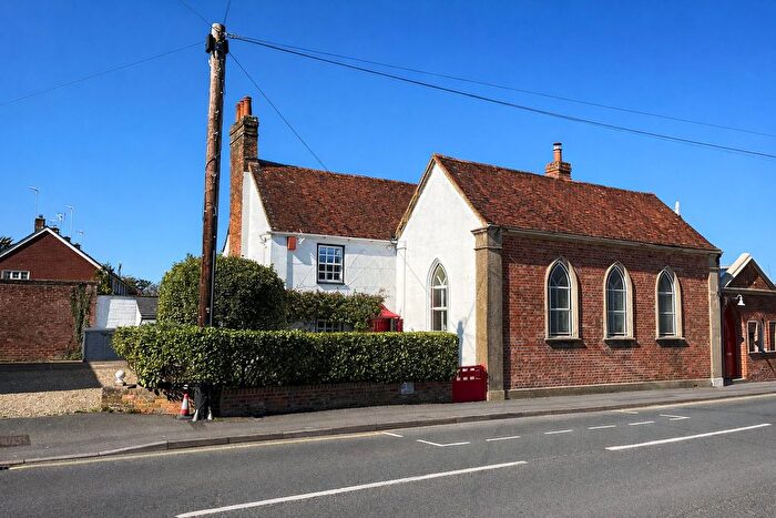 3 Bedroom Detached House For Sale In Lyndhurst Road, Brockenhurst, SO42