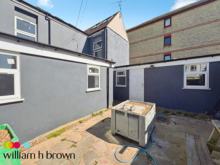 Flat To Rent In Rosemary Road, Clacton-On-Sea, CO15