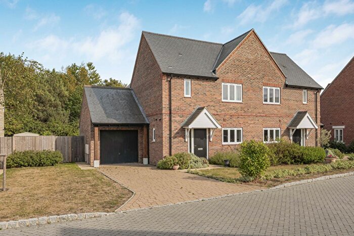 3 Bedroom Semi-detached House For Sale In Six Acres, Warborough, OX10