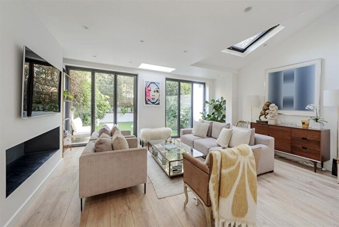 5 Bedroom Property For Sale In Agate Road, London, W6