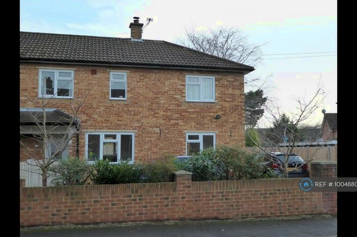 3 Bedroom Semi-Detached House To Rent In Sawyers Crescent, Maidenhead, SL6