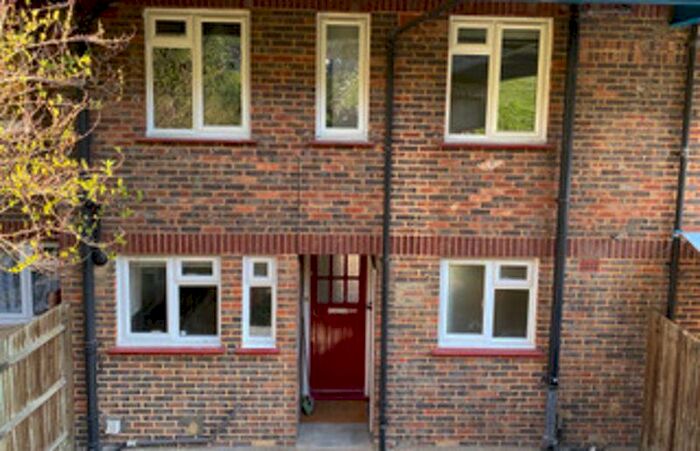 3 Bedroom Flat To Rent In Caterham, CR3