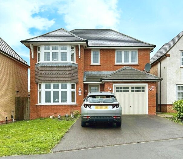 4 Bedroom Detached House For Sale In Counthill Road, Oldham, OL4
