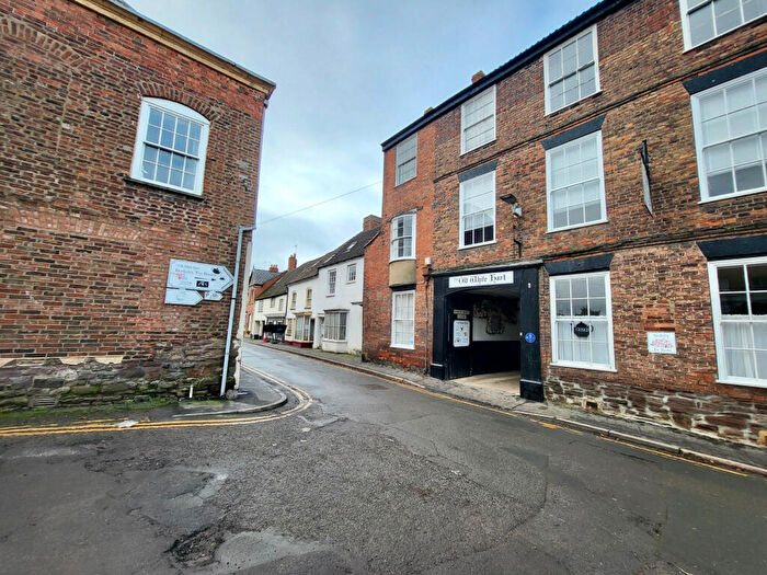 1 Bedroom Flat To Rent In High Street, Berkeley, GL13