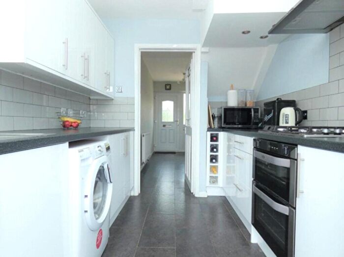 3 Bedroom Apartment To Rent In Hawtrey Road, London, NW3