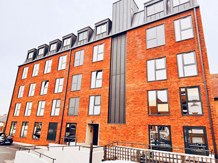 2 Bedroom Flat For Sale In Fairfield Road, CM14