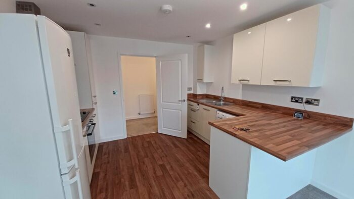 2 Bedroom Flat To Rent In Hartington Road, Altrincham, WA14