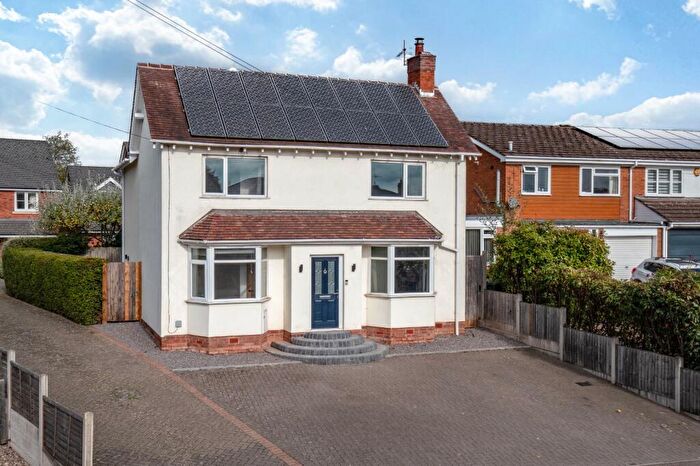 4 Bedroom Detached House For Sale In Stoke Road, Bromsgrove, Worcestershire, B60