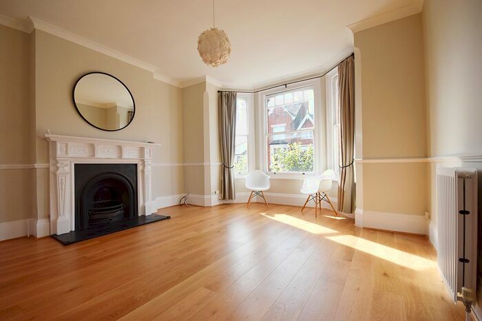 2 Bedroom Flat To Rent In Ferme Park Road, Crouch End, London, N8