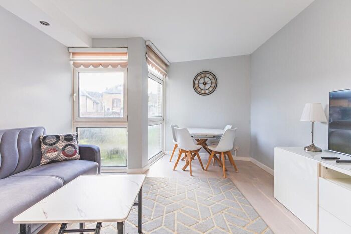 2 Bedroom Detached House To Rent In Macroom Road, West Kilburn, London, W9