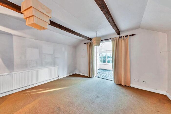 2 Bedroom Cottage For Sale In High Street, Barkway, SG8
