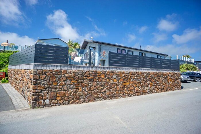 3 Bedroom Park Home For Sale In Abersoch, Pwllheli, LL53