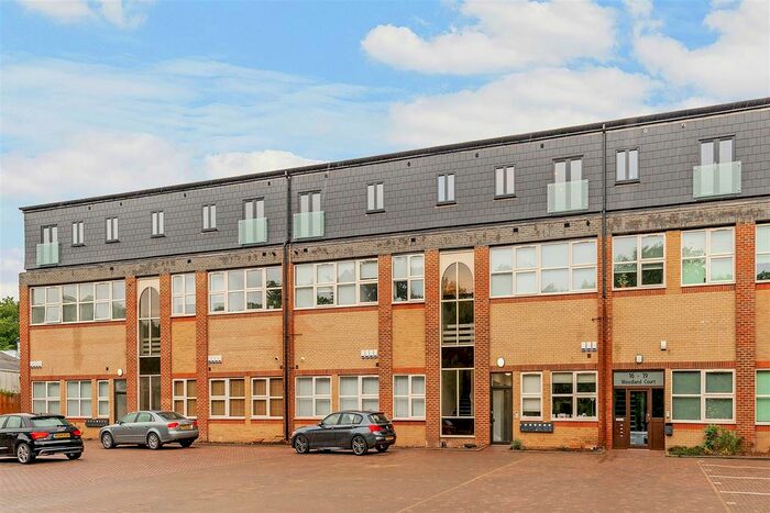 1 Bedroom Flat To Rent In Woodland Court, Soothouse Spring, St Albans, Herts, AL3