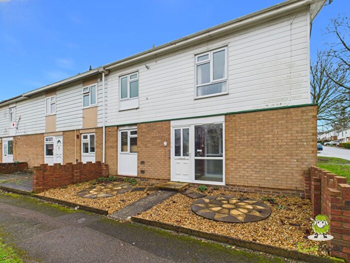 3 Bedroom End Terrace House For Sale In Fountains Close, Basingstoke, Hampshire, RG24