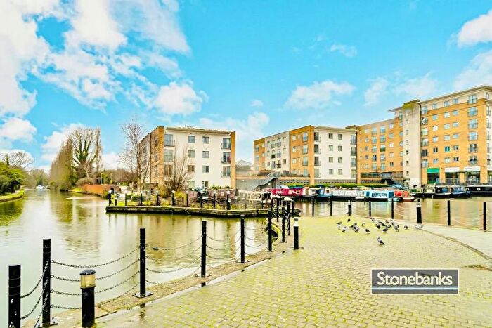 2 Bedroom Flat For Sale In Taywood Road, Northolt, UB5