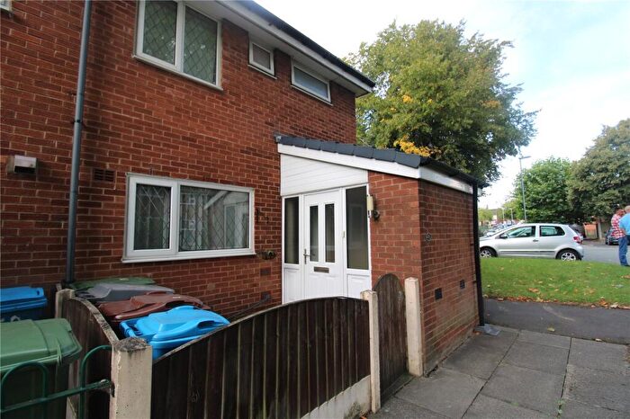 3 Bedroom Semi Detached House To Rent In Summercroft, Chadderton, Oldham, Greater Manchester, OL9