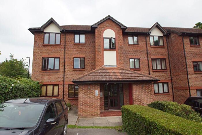 1 Bedroom Flat To Rent In Littlebrook Avenue, Burnham, SL2