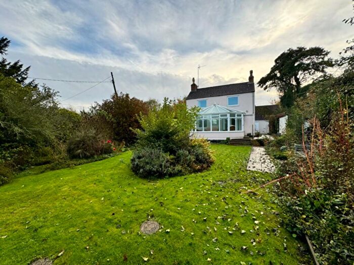 3 Bedroom Detached House For Sale In Chipmans Platt, Stonehouse, GL10