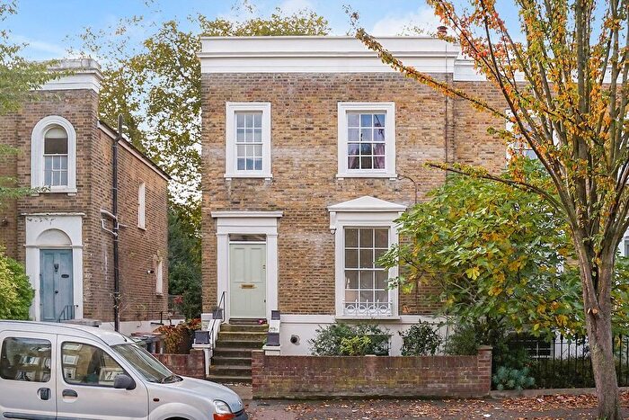 1 Bedroom Flat For Sale In Middleton Road, Hackney, E8