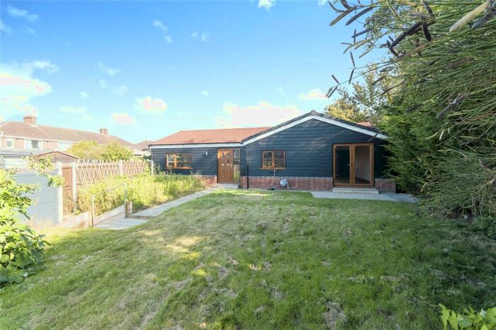 2 Bedroom Bungalow To Rent In Winchester Road, Bedford, Bedfordshire, MK42