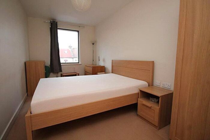 2 Bedroom Apartment To Rent In Romford Road, Forest Gate, London, E7