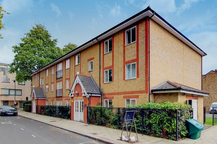 2 Bedroom Flat To Rent In St Alphonsus Road, Clapham, London, SW4
