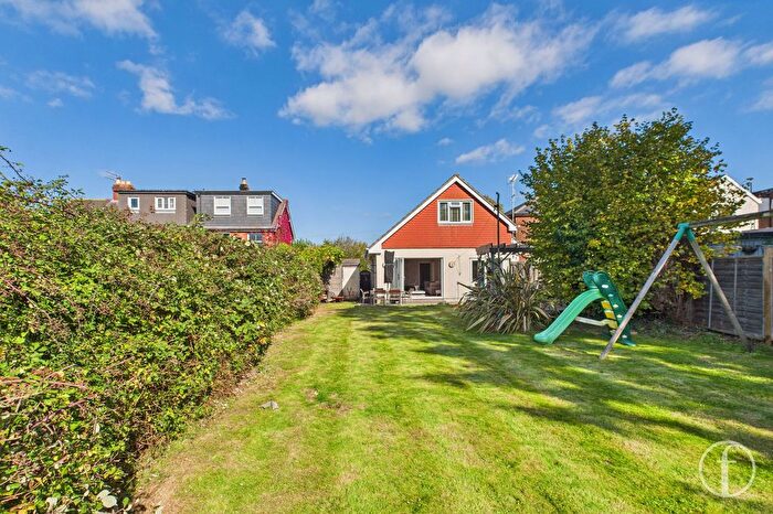 5 Bedroom Detached Bungalow For Sale In Catherington Lane, Waterlooville, PO8