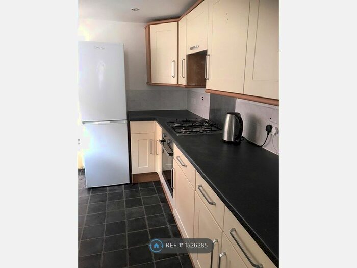 5 Bedroom Terraced House To Rent In Donnington Gardens, Reading, RG1