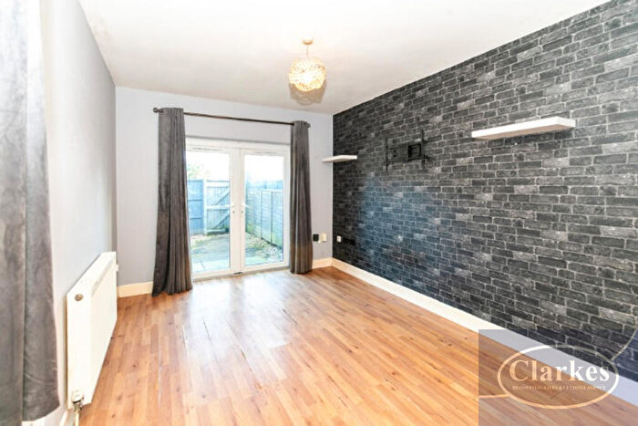 2 Bedroom Maisonette For Sale In Wimborne Road, Bournemouth, BH9