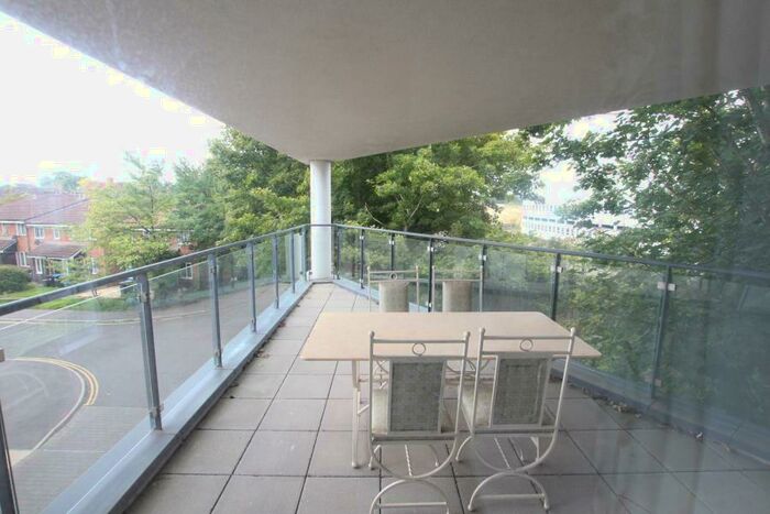 2 Bedroom Apartment To Rent In Woking, GU22