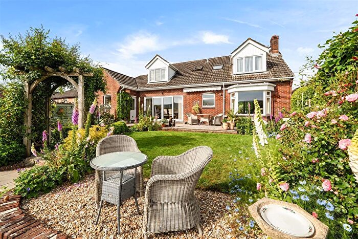 3 Bedroom Detached House For Sale In Back Lane, Frome Vauchurch, Dorchester, DT2