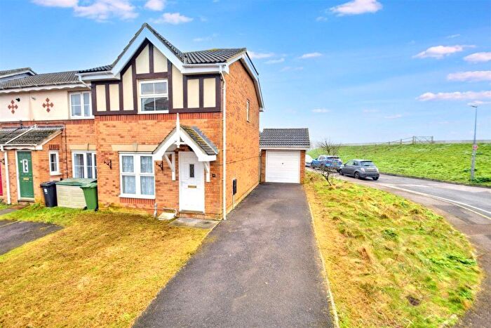 3 Bedroom Property To Rent In Station Road, Severn Beach, BS35