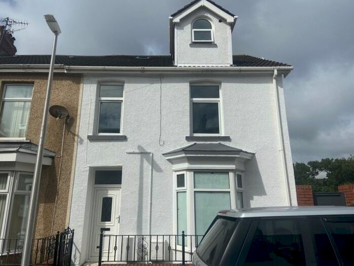 3 Bedroom Flat To Rent In Great Western Terrace, Llanelli SA15