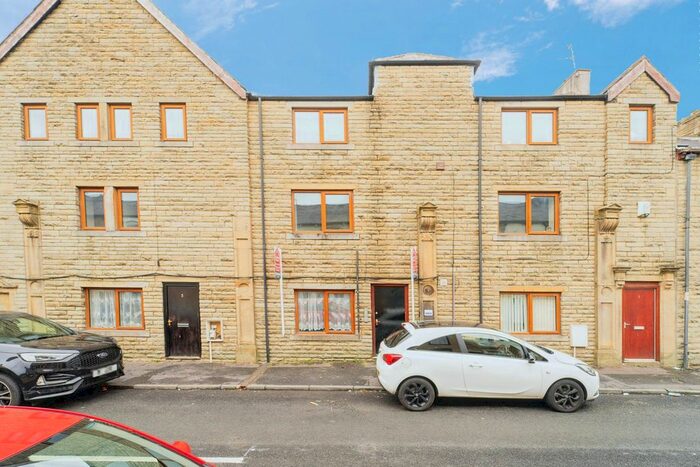 2 Bedroom Flat To Rent In Allendale Court, Allendale Street, Burnley, Lancashire, BB12