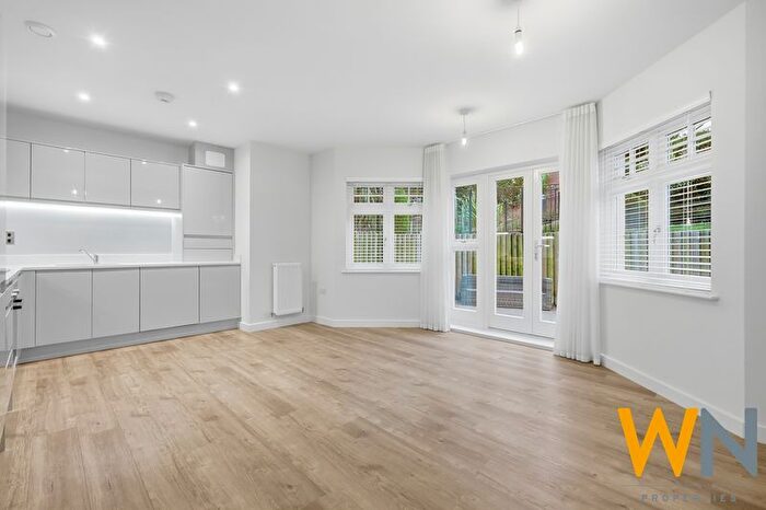 1 Bedroom Flat For Sale In Kestrel Close, Brentwood, CM15