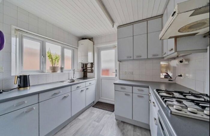 5 Bedroom Semi Detached House To Rent In Brinkburn Gardens, Edgware, Greater London, HA8