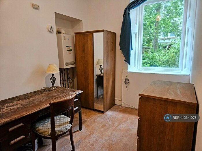 2 Bedroom Flat To Rent In Cowan Street, Glasgow, G12