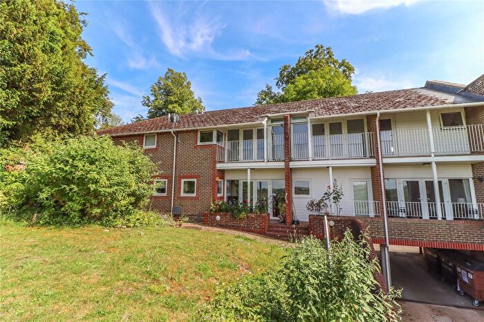 2 Bedroom Flat For Sale In Winton Hill, Stockbridge, Hampshire, SO20