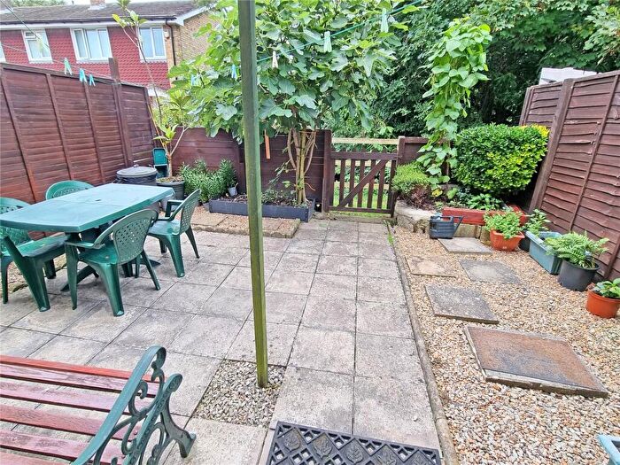 3 Bedroom Terraced House For Sale In Willowdene Close, New Milton, Hampshire, BH25