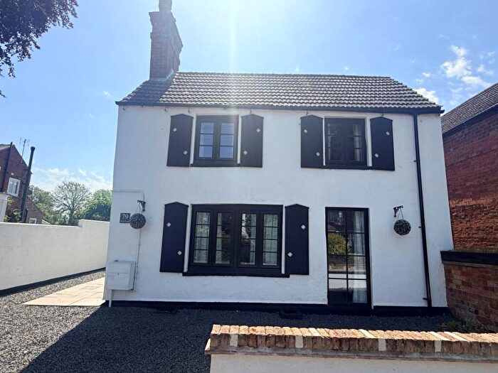 2 Bedroom Cottage For Sale In Main Road, Hundleby, Spilsby, Lincolnshire, PE23